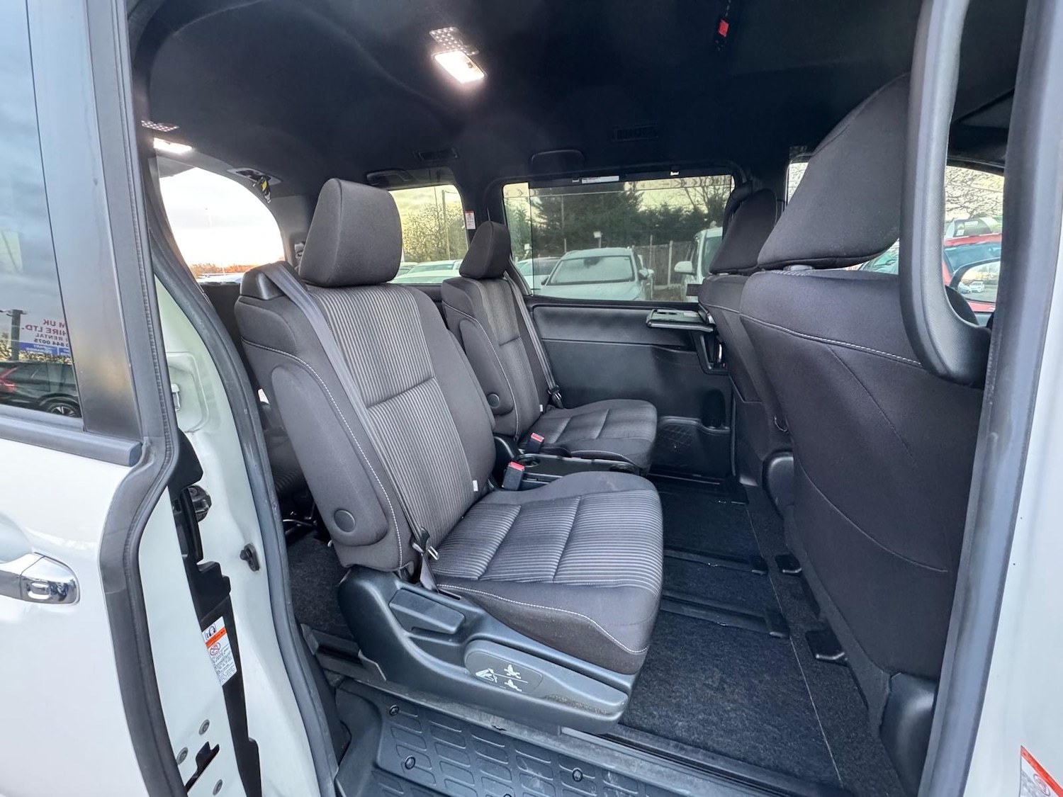 Used Toyota Voxy 2019 for sale - 77180320: Photo 10