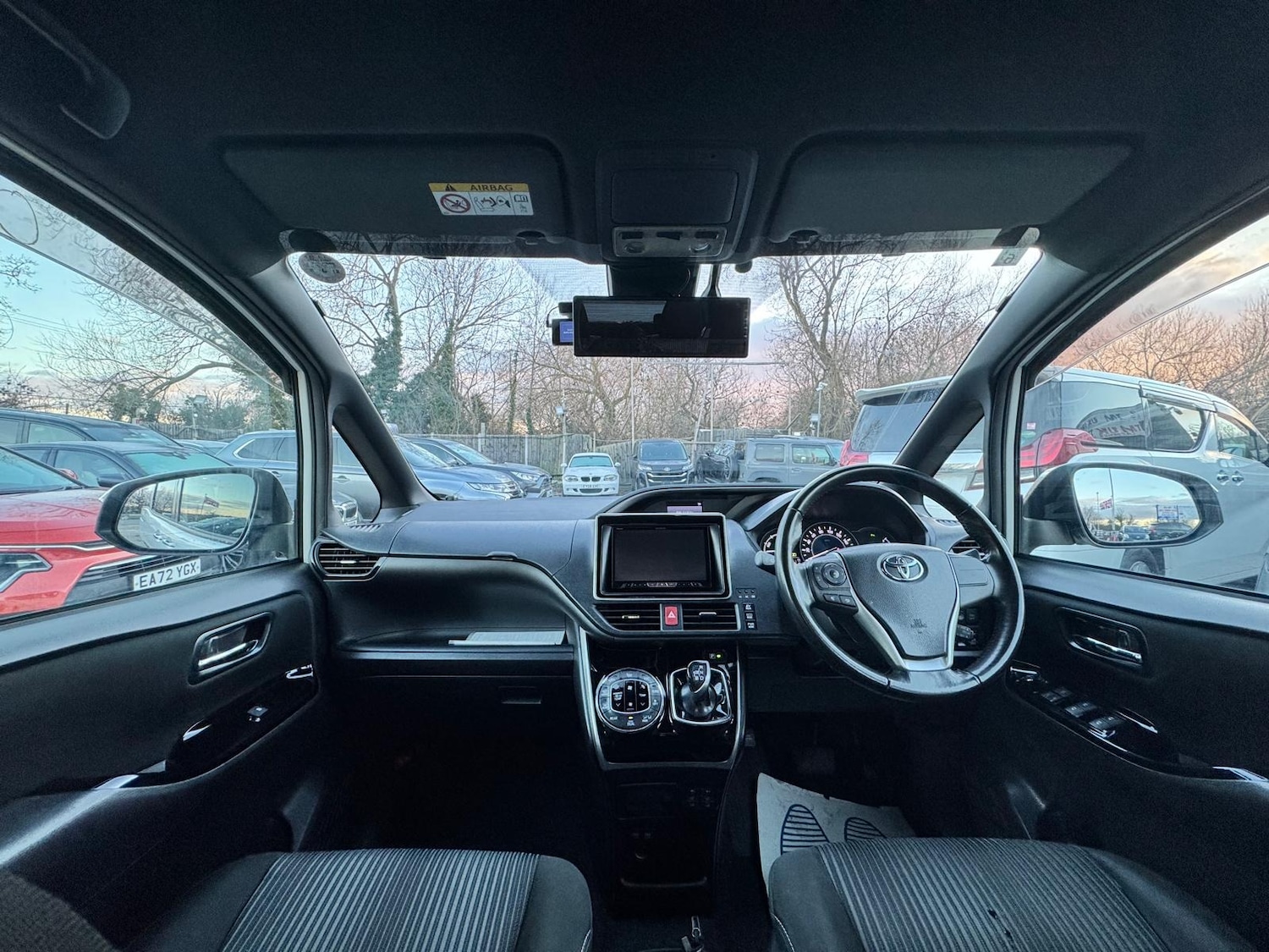 Used Toyota Voxy 2019 for sale - 77180320: Photo 15