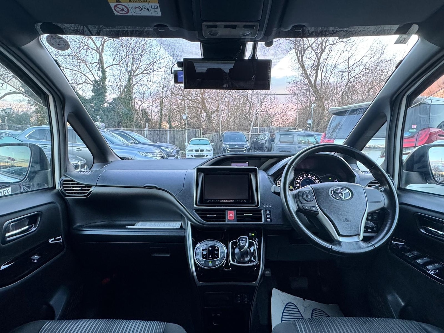 Used Toyota Voxy 2019 for sale - 77180320: Photo 16