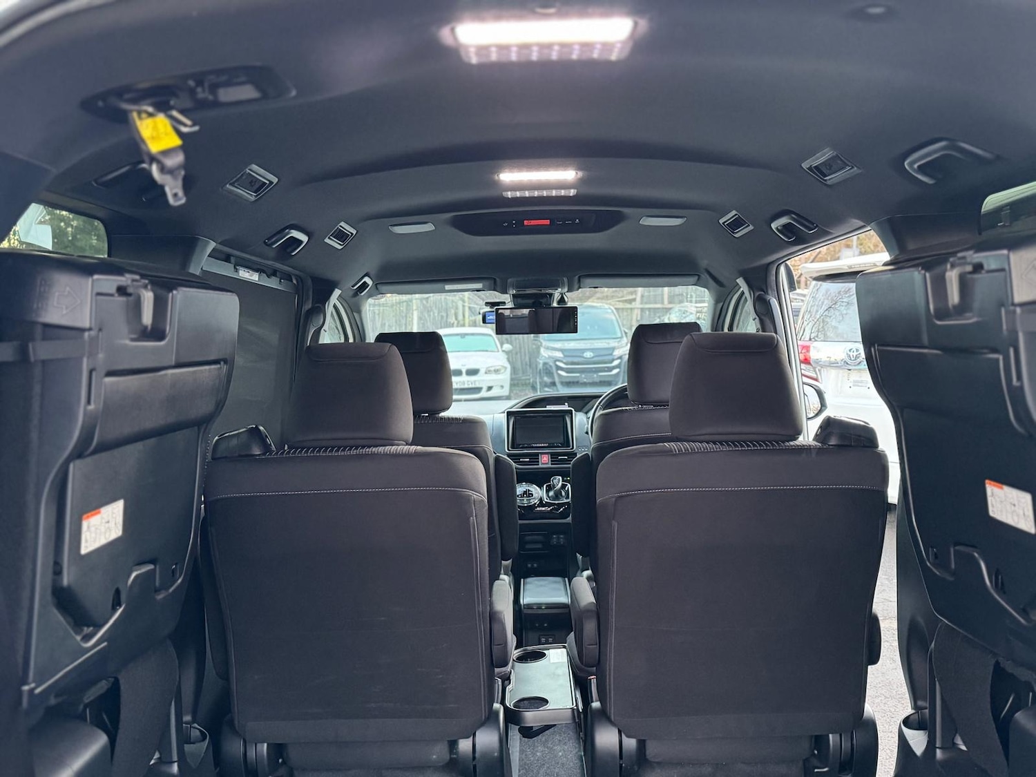 Used Toyota Voxy 2019 for sale - 77180320: Photo 27