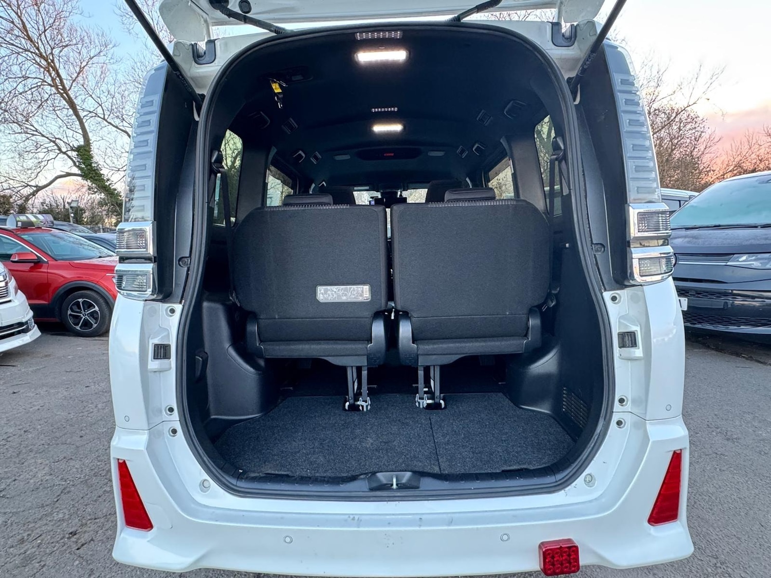 Used Toyota Voxy 2019 for sale - 77180320: Photo 28