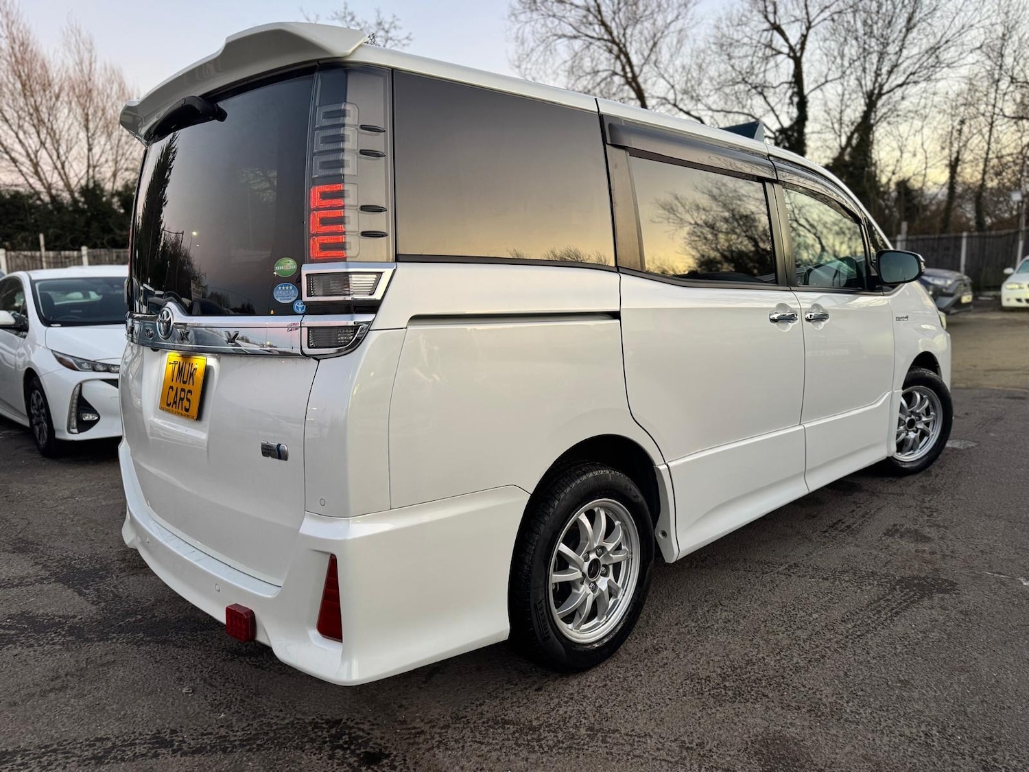 Used Toyota Voxy 2019 for sale - 77180320: Photo 3