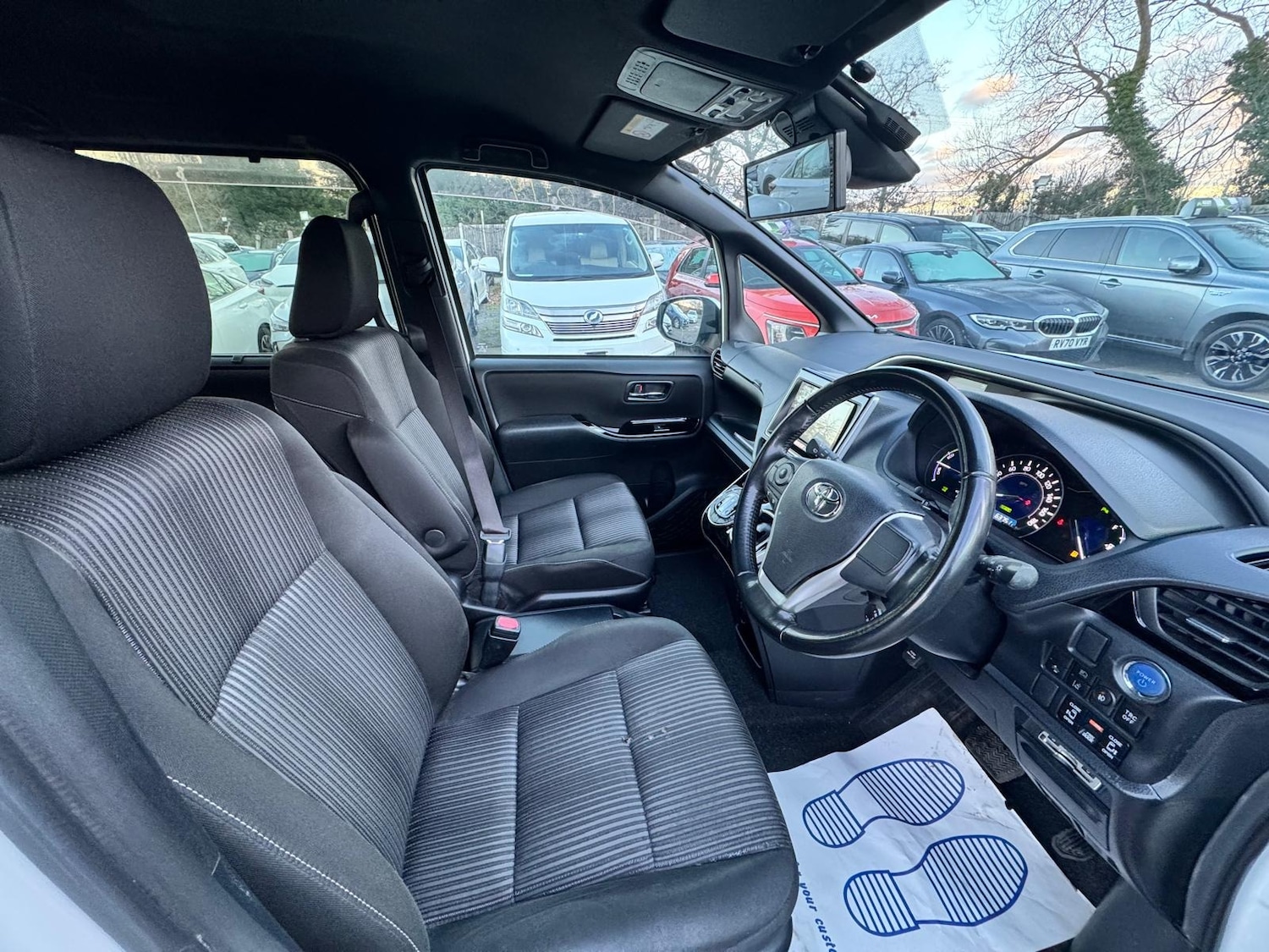 Used Toyota Voxy 2019 for sale - 77180320: Photo 8