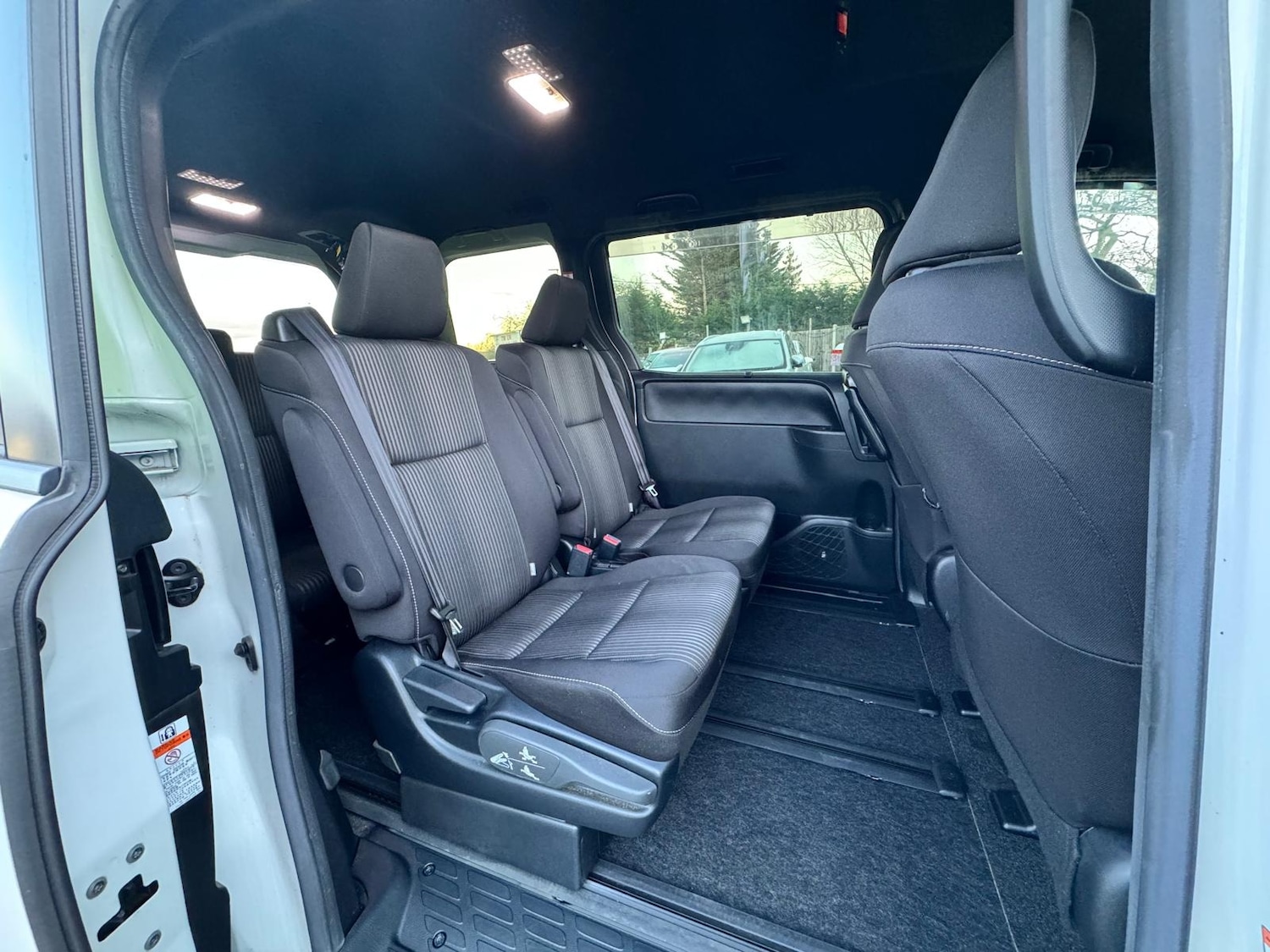 Used Toyota Voxy 2019 for sale - 77180320: Photo 9