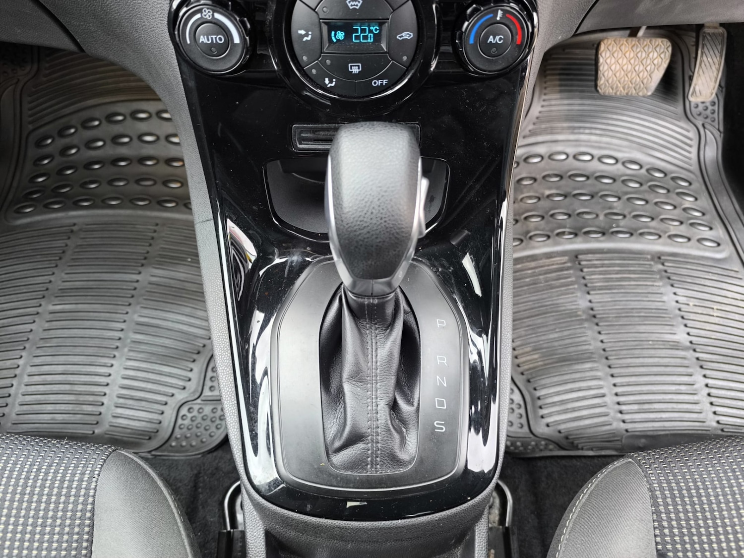 Used Ford Fiesta 2015 for sale - 77701886: Photo 23