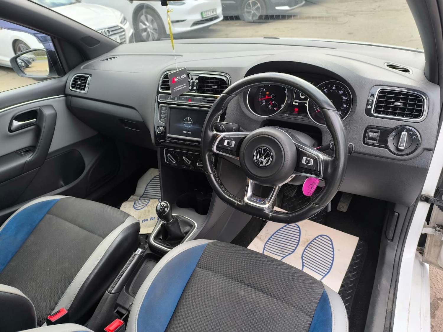 Used Volkswagen Polo 2015 for sale - 77271620: Photo 10