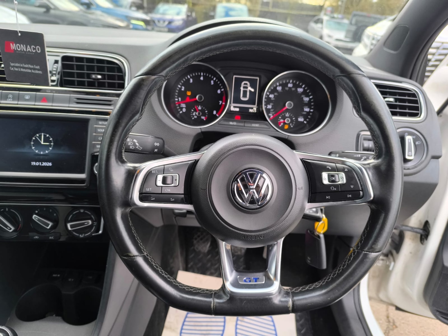 Used Volkswagen Polo 2015 for sale - 77271620: Photo 12