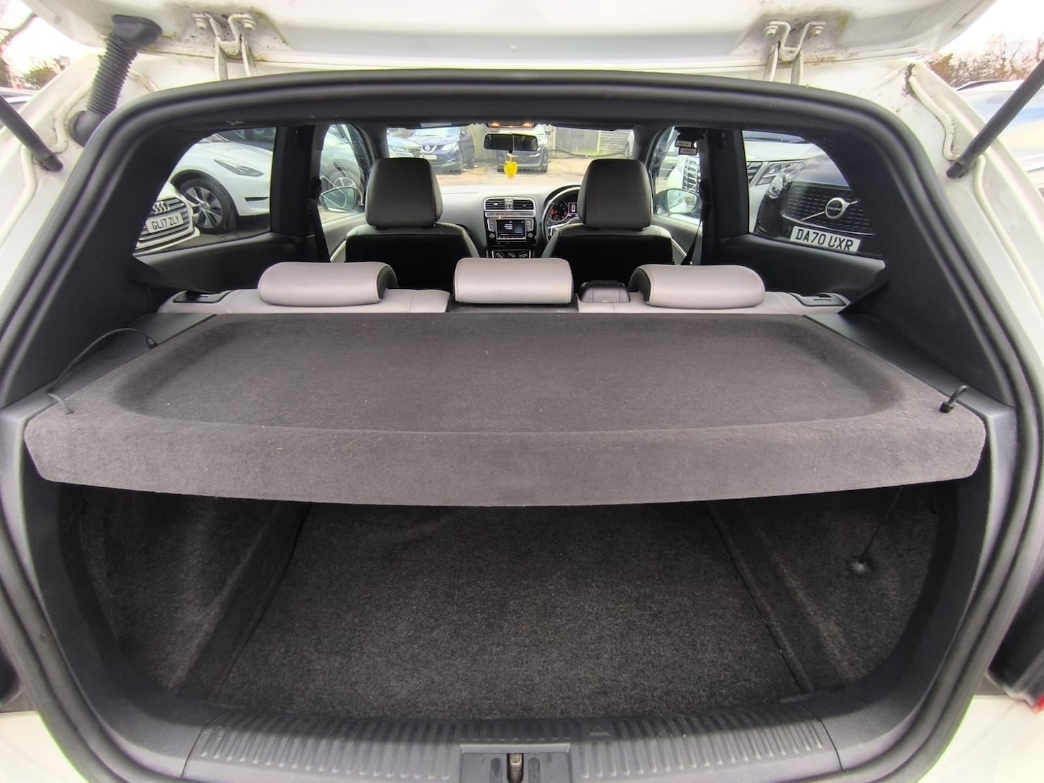 Used Volkswagen Polo 2015 for sale - 77271620: Photo 29