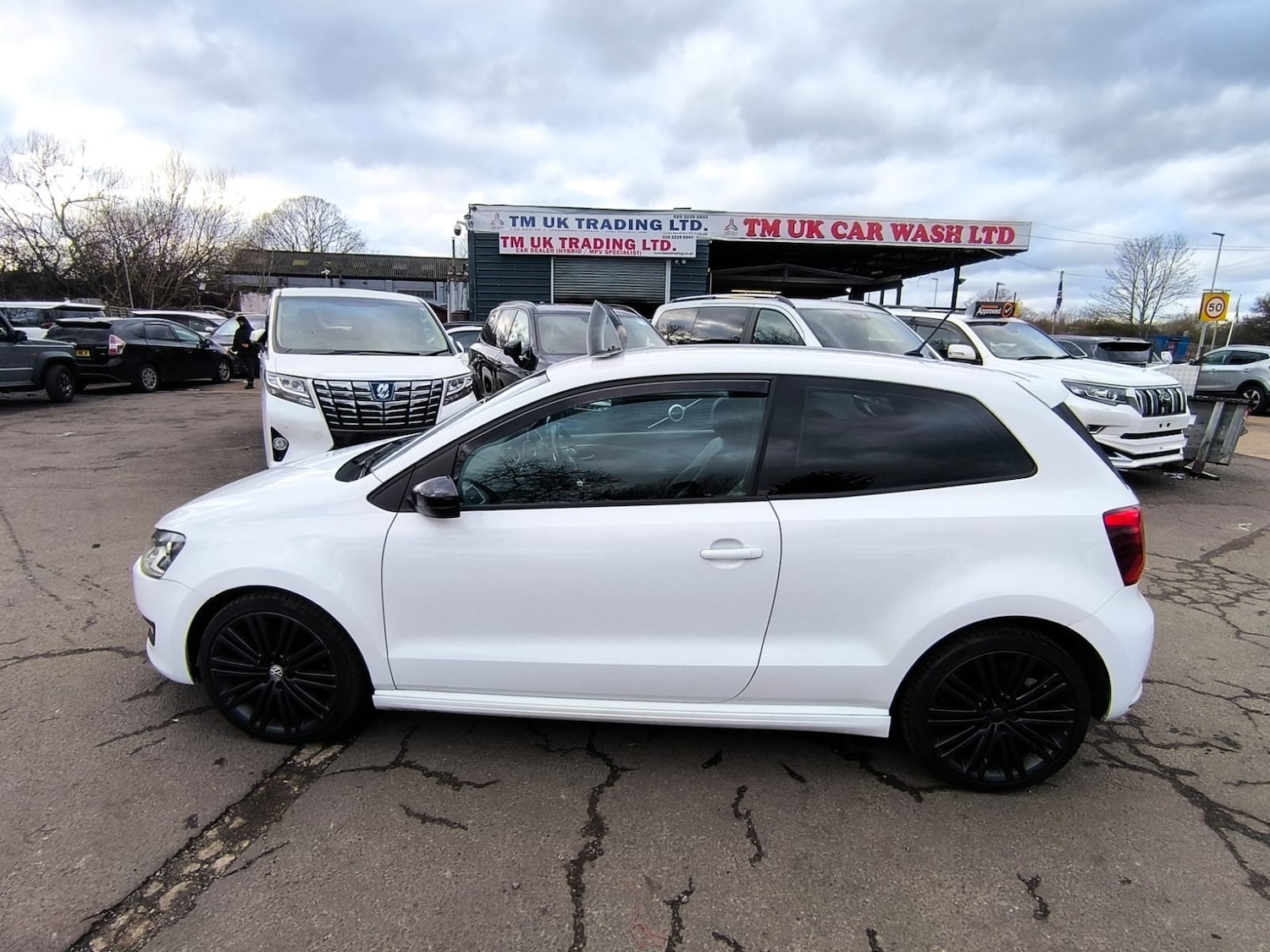 Used Volkswagen Polo 2015 for sale - 77271620: Photo 6