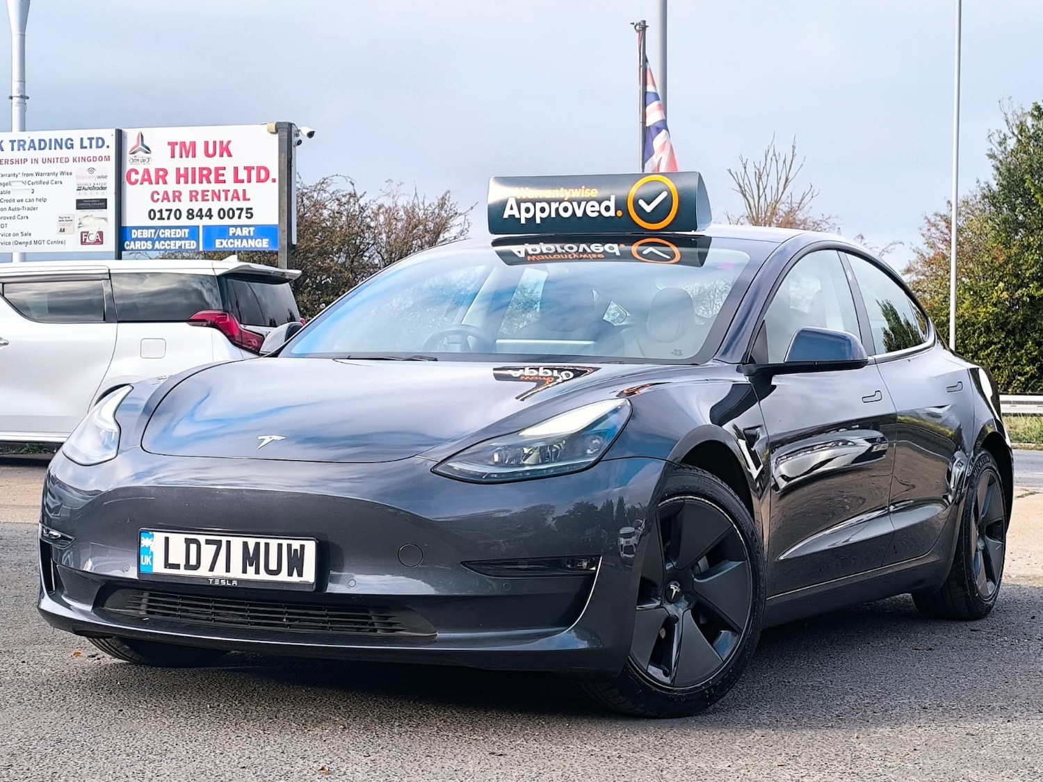Used Tesla Model 3 2021 for sale - 76309804: Photo 2
