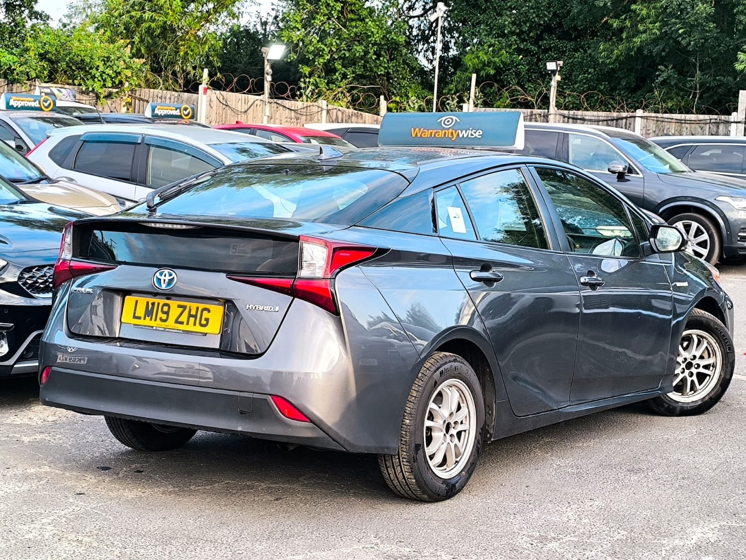Used Toyota Prius 2019 for sale - 76026910: Photo 4