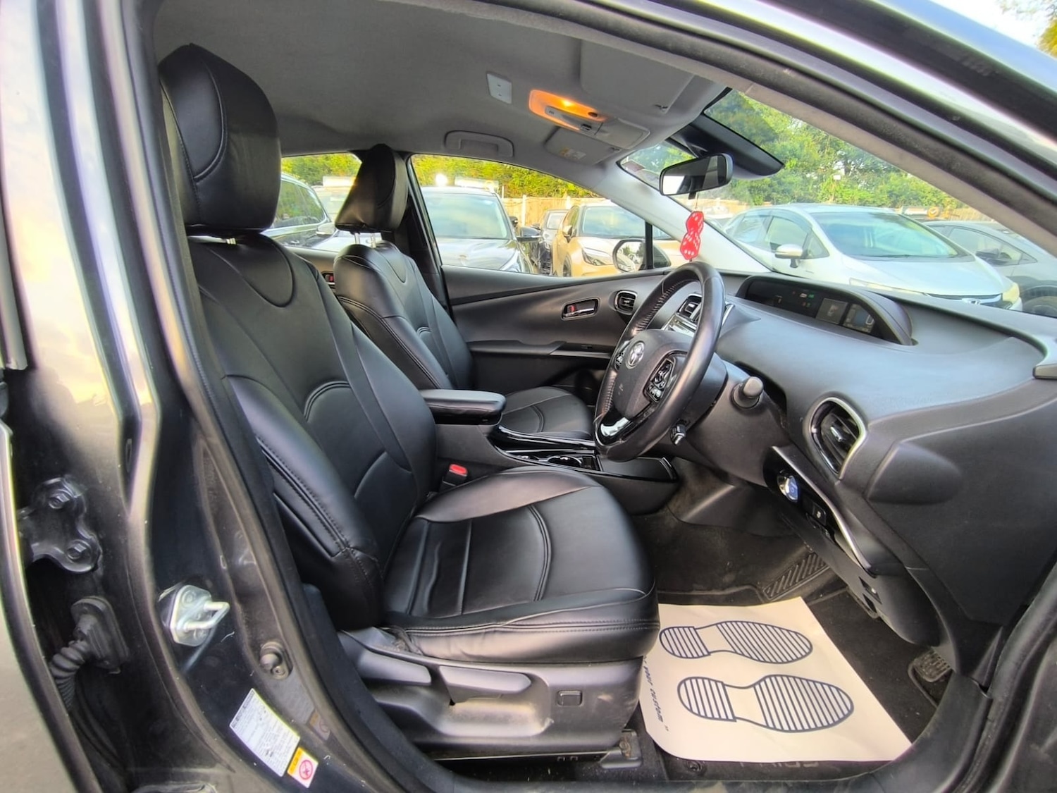 Used Toyota Prius 2019 for sale - 76026910: Photo 9