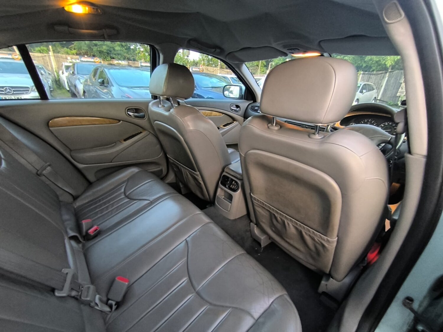 Jaguar S-Type 2001 (51) - 3.0 Petrol Automatic V6 Saloon 4dr 2 Keys ULEZ Free - Image 11