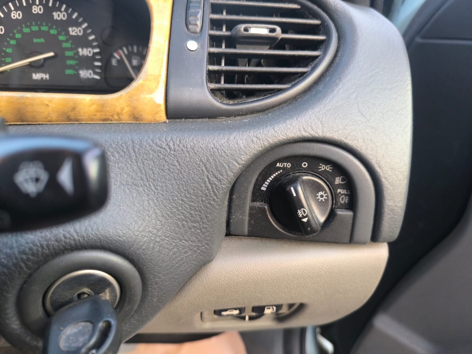Jaguar S-Type 2001 (51) - 3.0 Petrol Automatic V6 Saloon 4dr 2 Keys ULEZ Free - Image 22