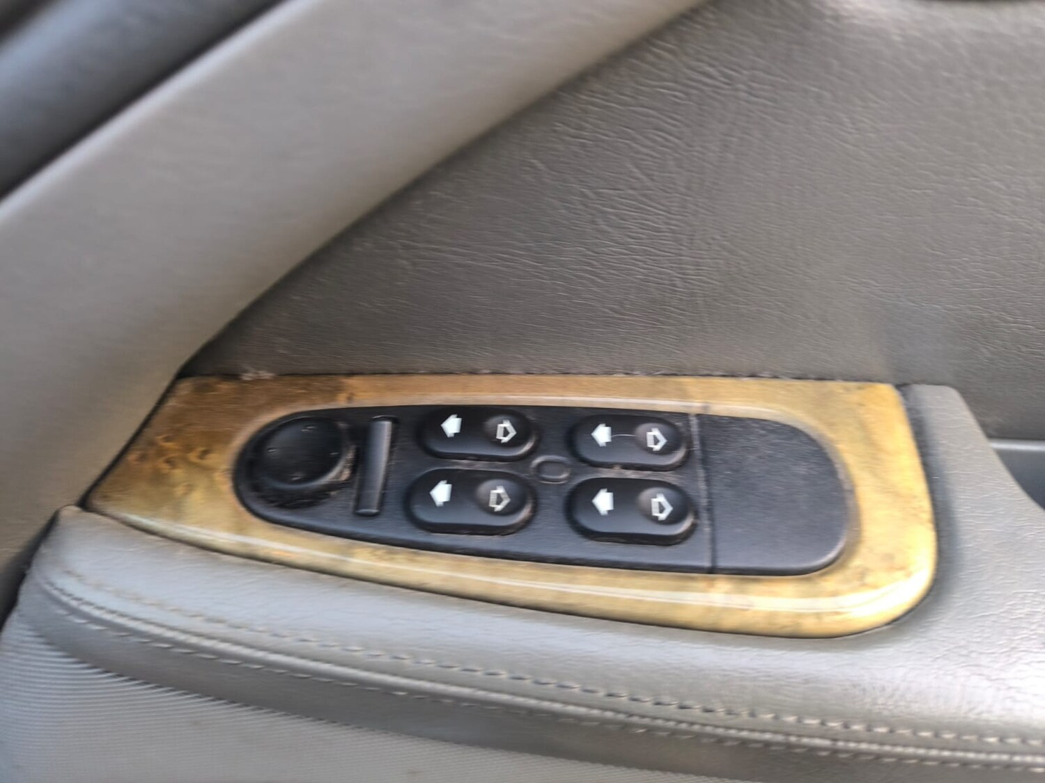 Jaguar S-Type 2001 (51) - 3.0 Petrol Automatic V6 Saloon 4dr 2 Keys ULEZ Free - Image 26
