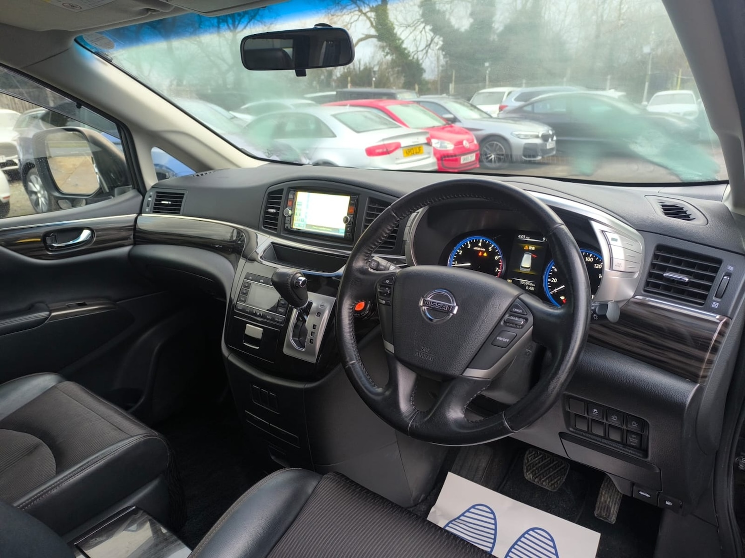 Used Nissan Elgrand 2014 for sale - 77258359: Photo 10