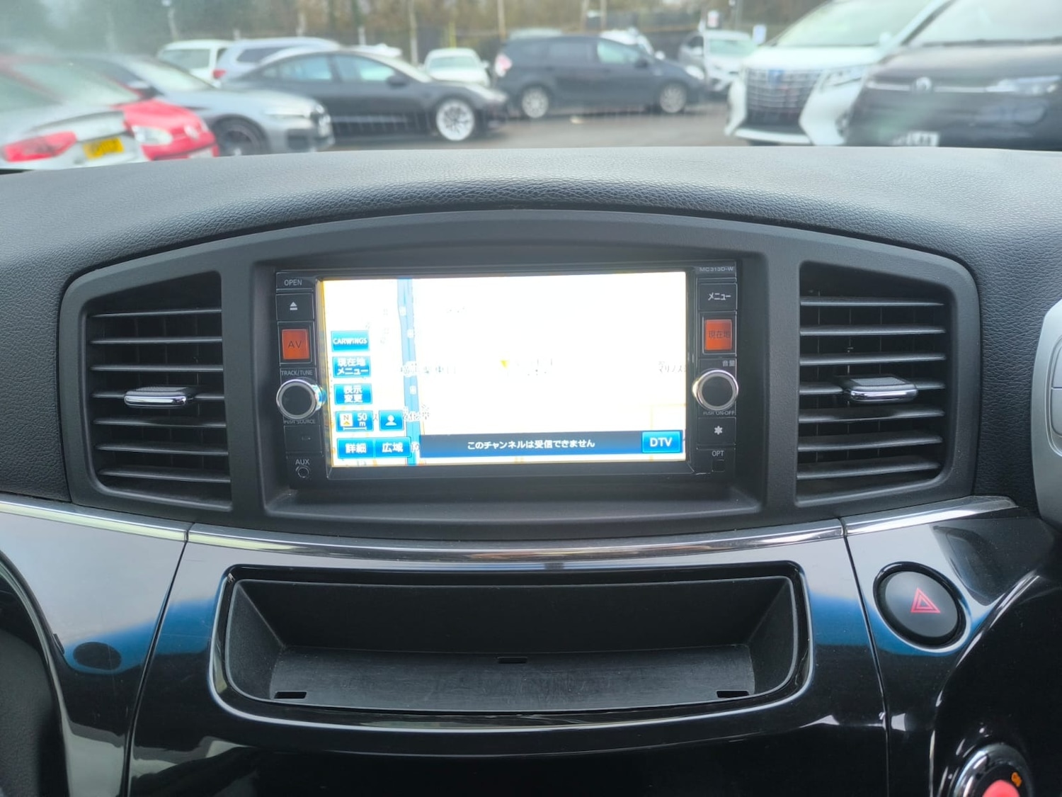 Used Nissan Elgrand 2014 for sale - 77258359: Photo 23