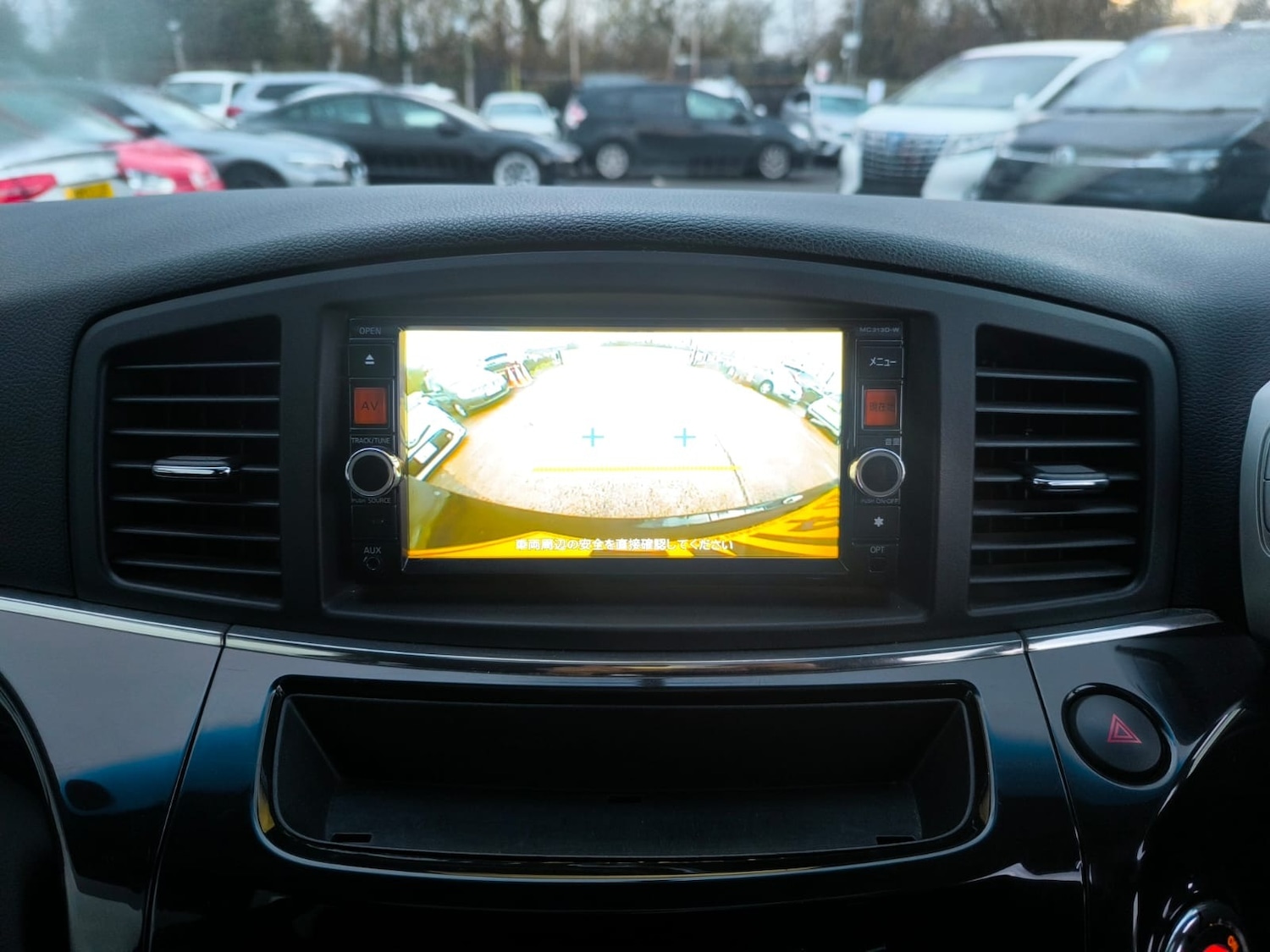 Used Nissan Elgrand 2014 for sale - 77258359: Photo 25