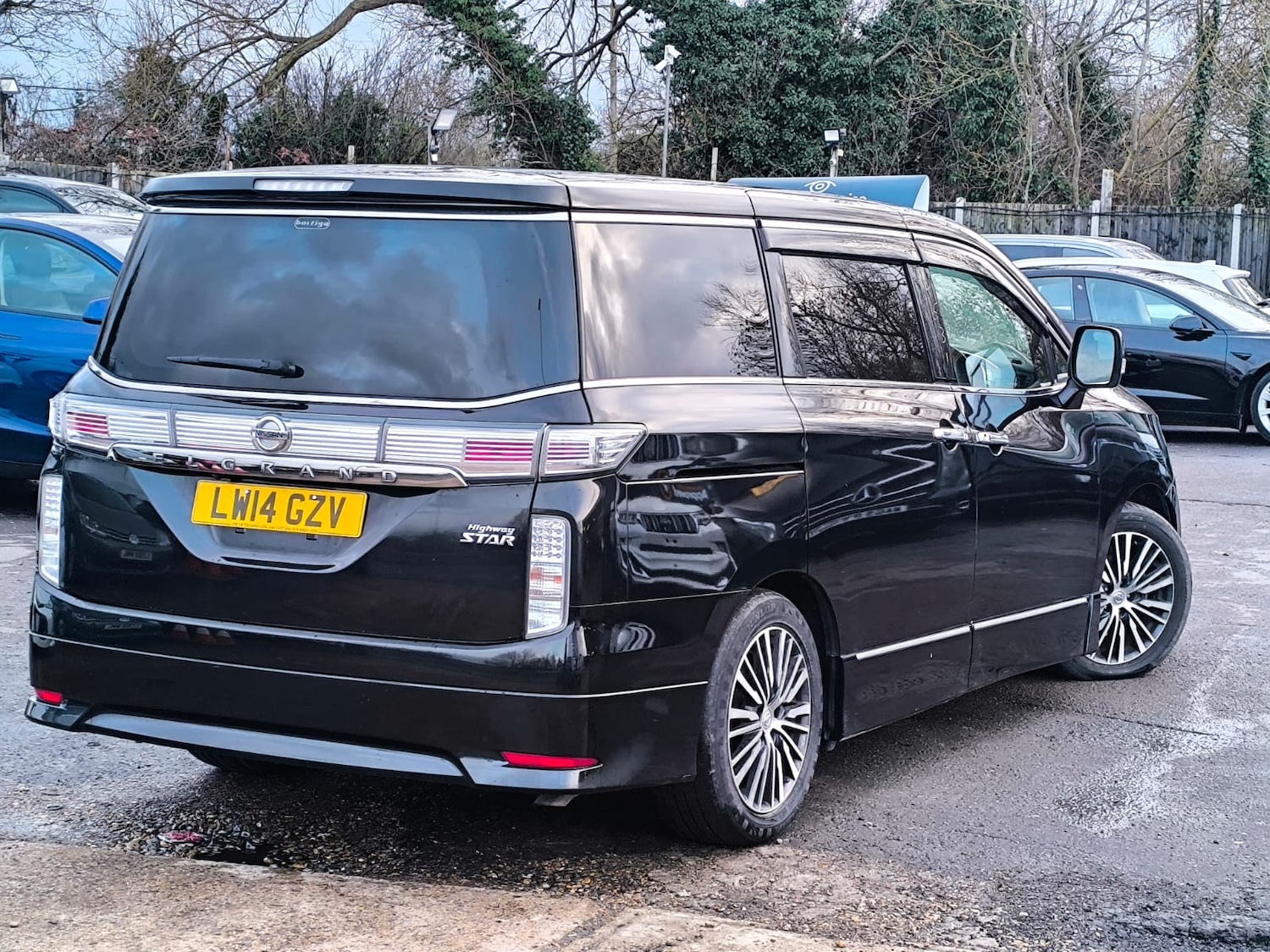 Used Nissan Elgrand 2014 for sale - 77258359: Photo 3