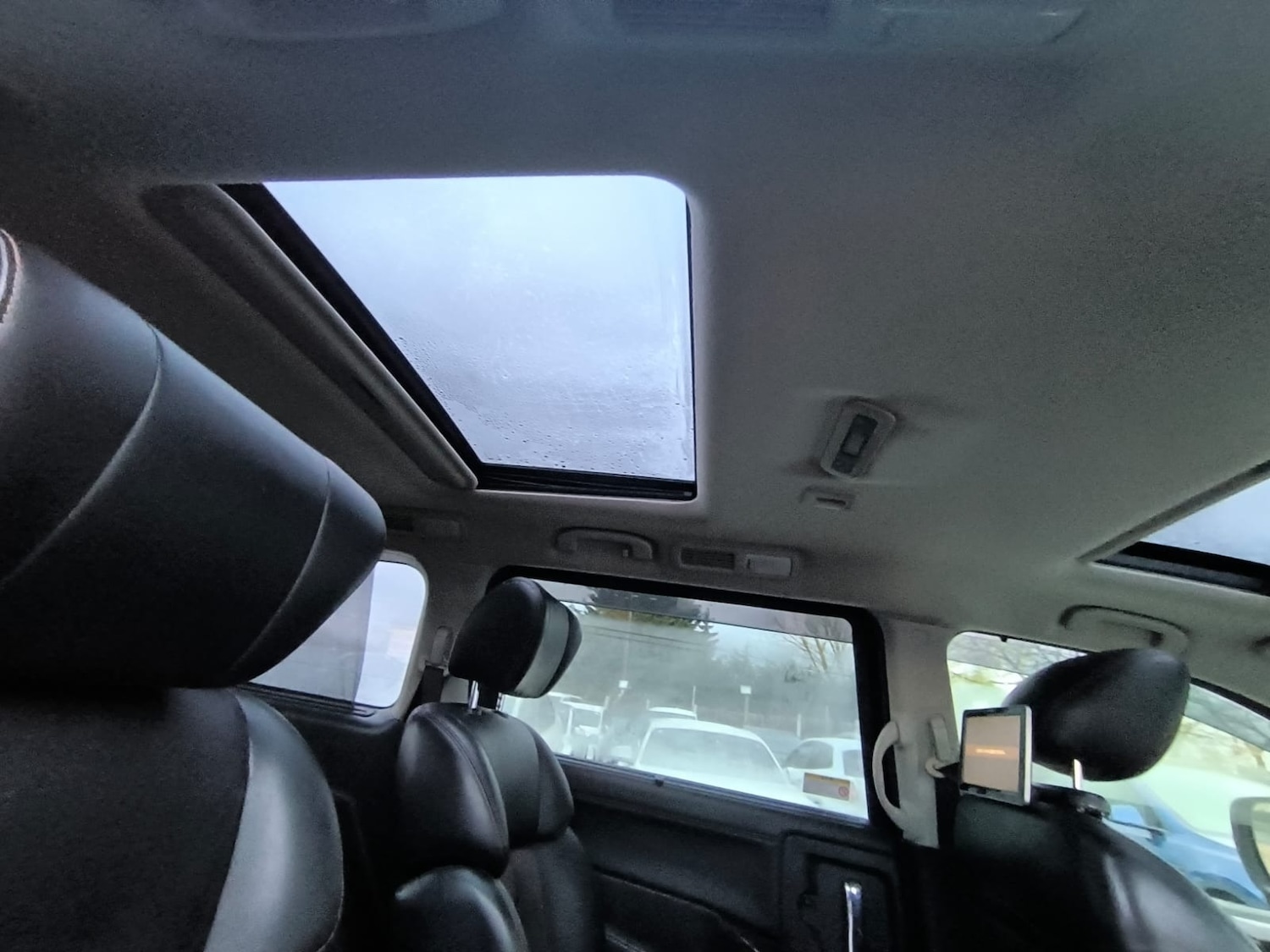 Used Nissan Elgrand 2014 for sale - 77258359: Photo 32