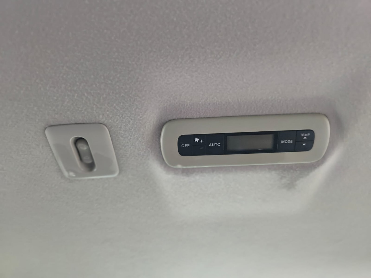 Used Nissan Elgrand 2014 for sale - 77258359: Photo 33