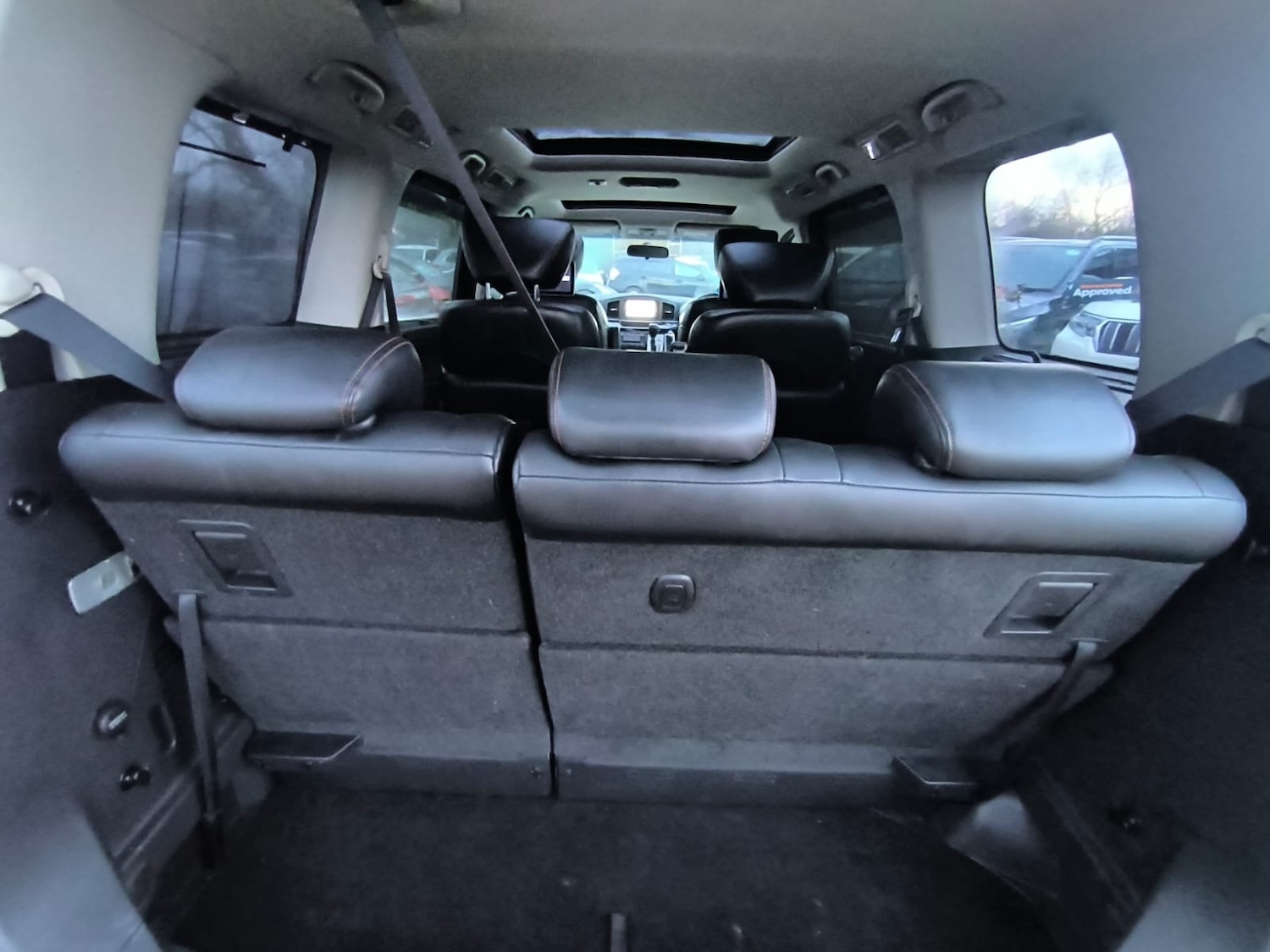 Used Nissan Elgrand 2014 for sale - 77258359: Photo 43