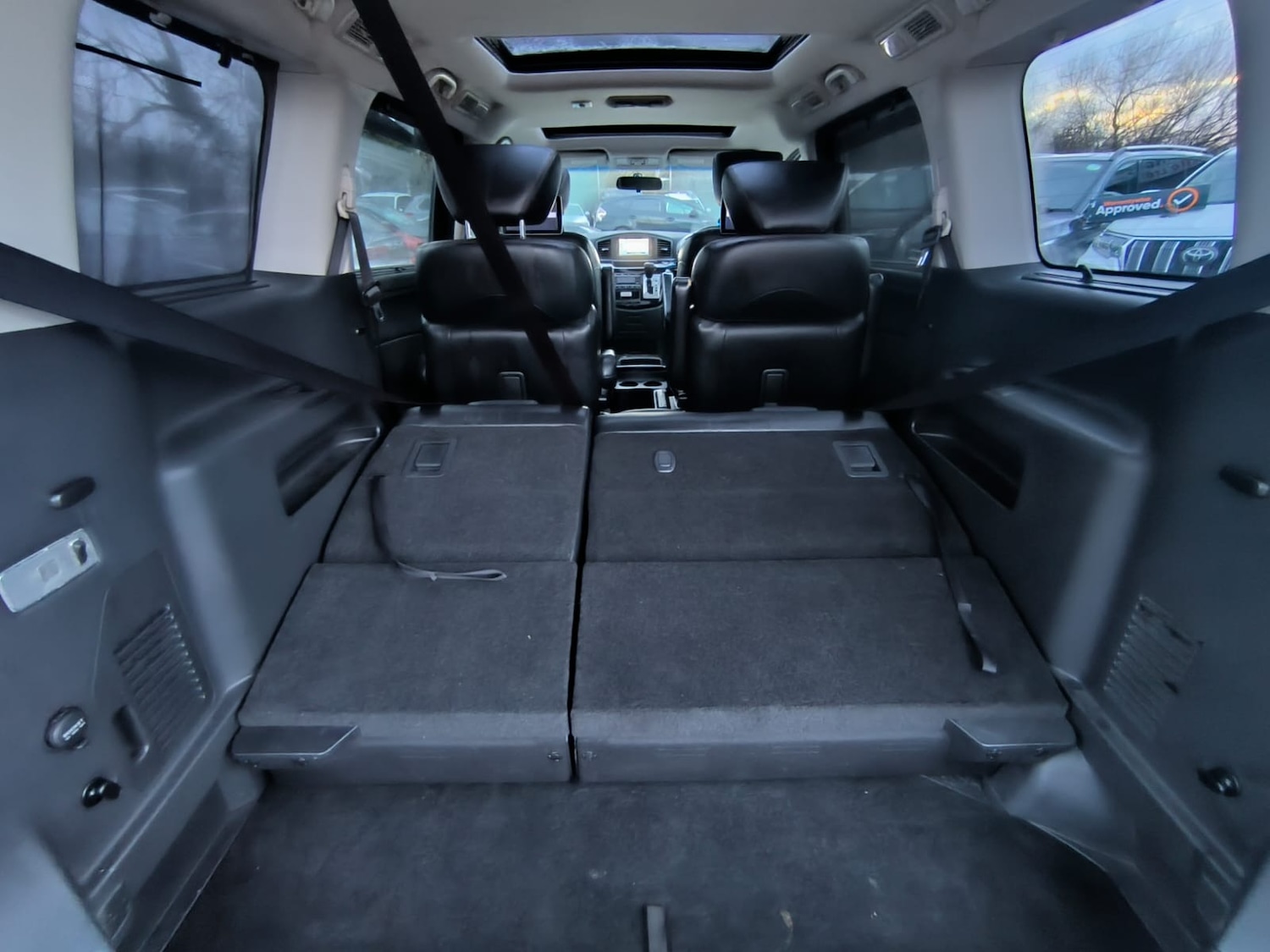 Used Nissan Elgrand 2014 for sale - 77258359: Photo 44