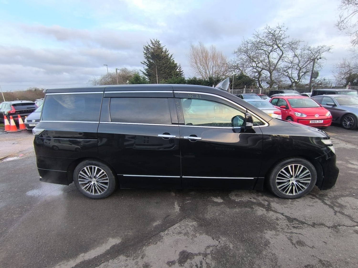 Used Nissan Elgrand 2014 for sale - 77258359: Photo 5