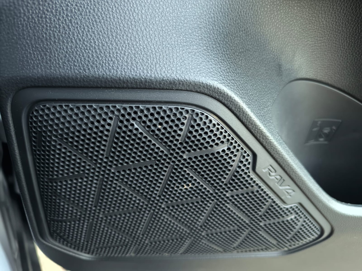 Used Toyota RAV4 2022 for sale - 76436467: Photo 28