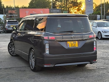 Used Nissan Elgrand 2018 for sale - 79458015: Photo