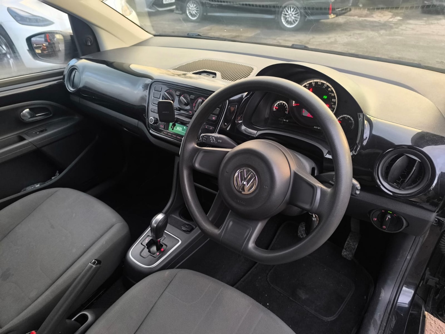 Used Volkswagen up! 2013 for sale - 77310855: Photo 10