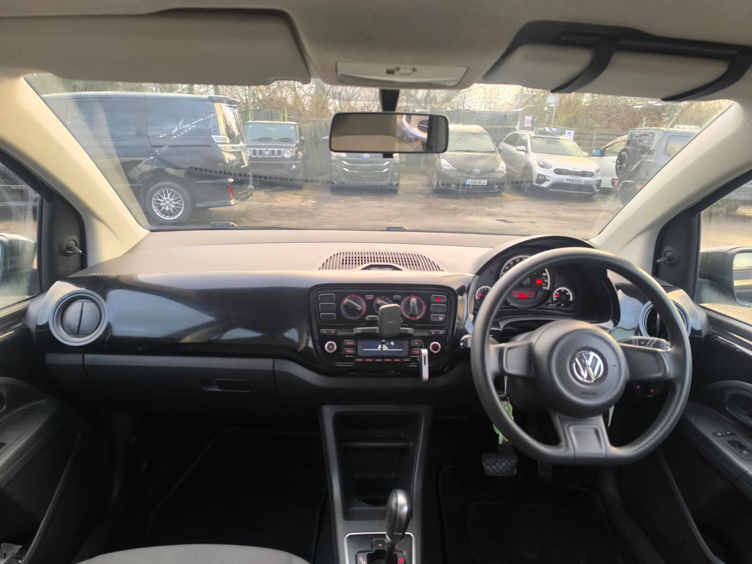 Used Volkswagen up! 2013 for sale - 77310855: Photo 14