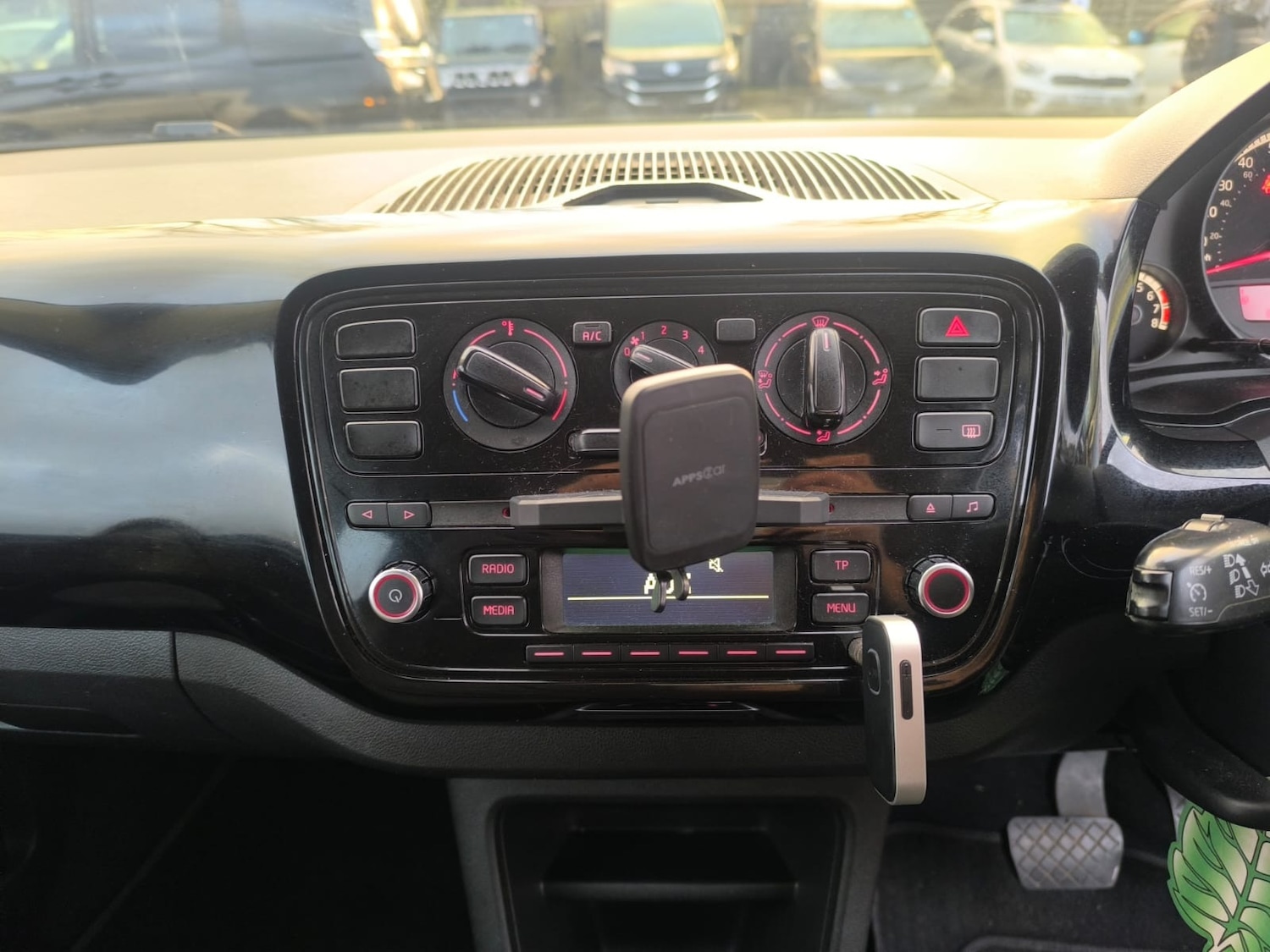 Used Volkswagen up! 2013 for sale - 77310855: Photo 20