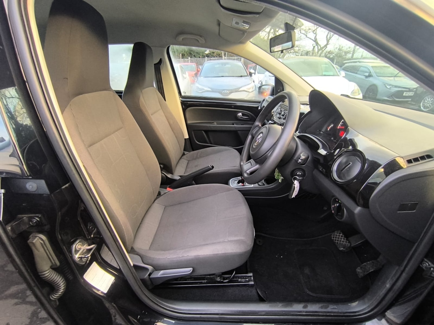 Used Volkswagen up! 2013 for sale - 77310855: Photo 9