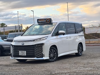 Used Toyota Voxy 2025 for sale - 79596019: Photo