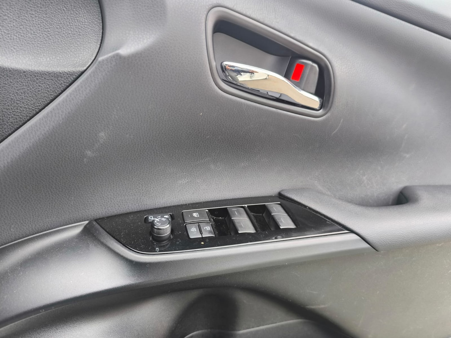Used Toyota Prius 2020 for sale - 76142355: Photo 24