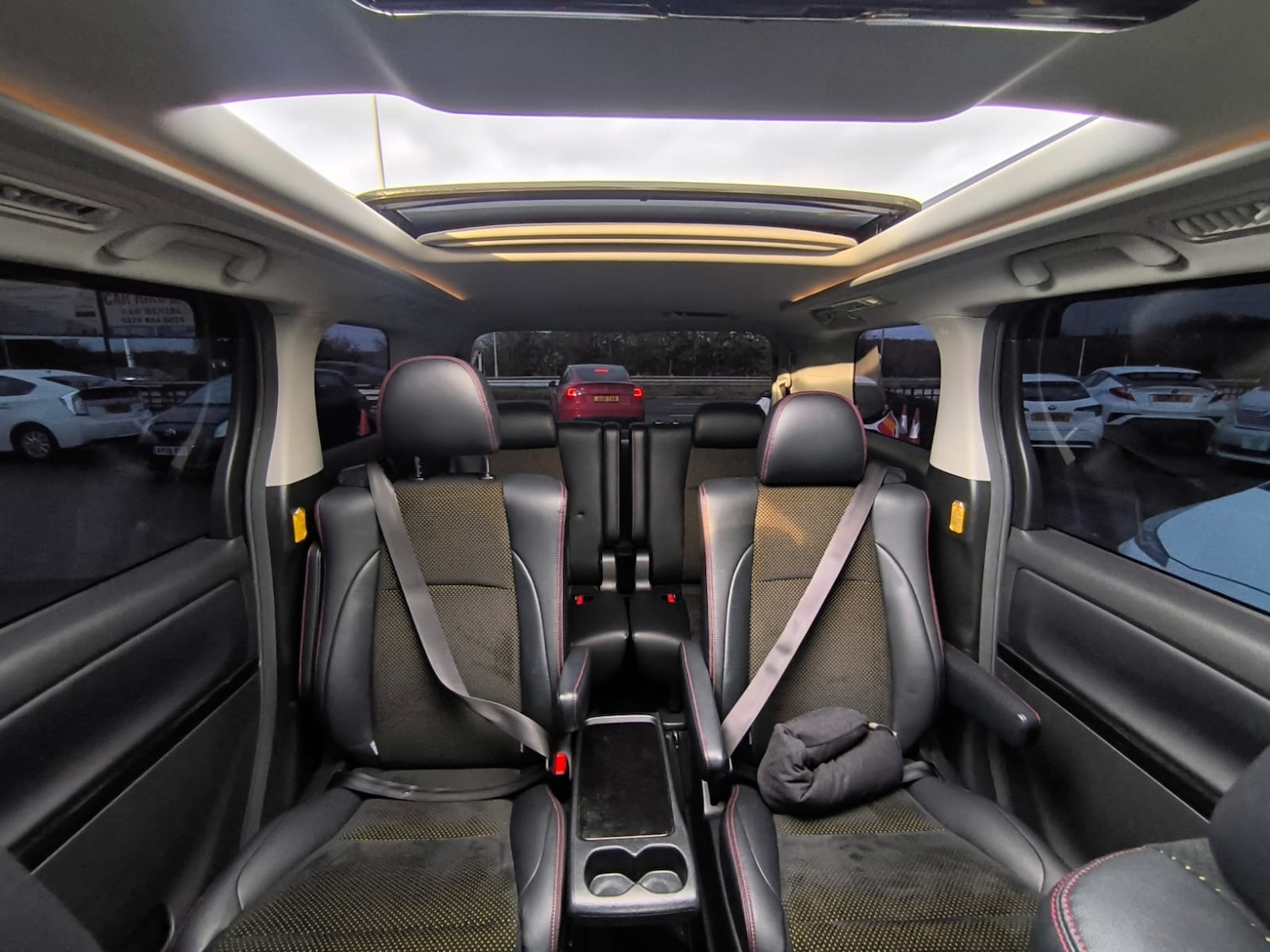 Used Toyota Vellfire 2014 for sale - 76543124: Photo 11