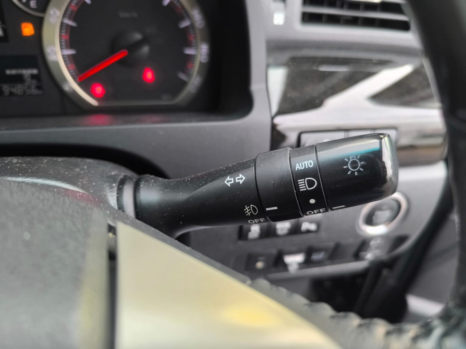 Used Toyota Vellfire 2014 for sale - 76543124: Photo 22