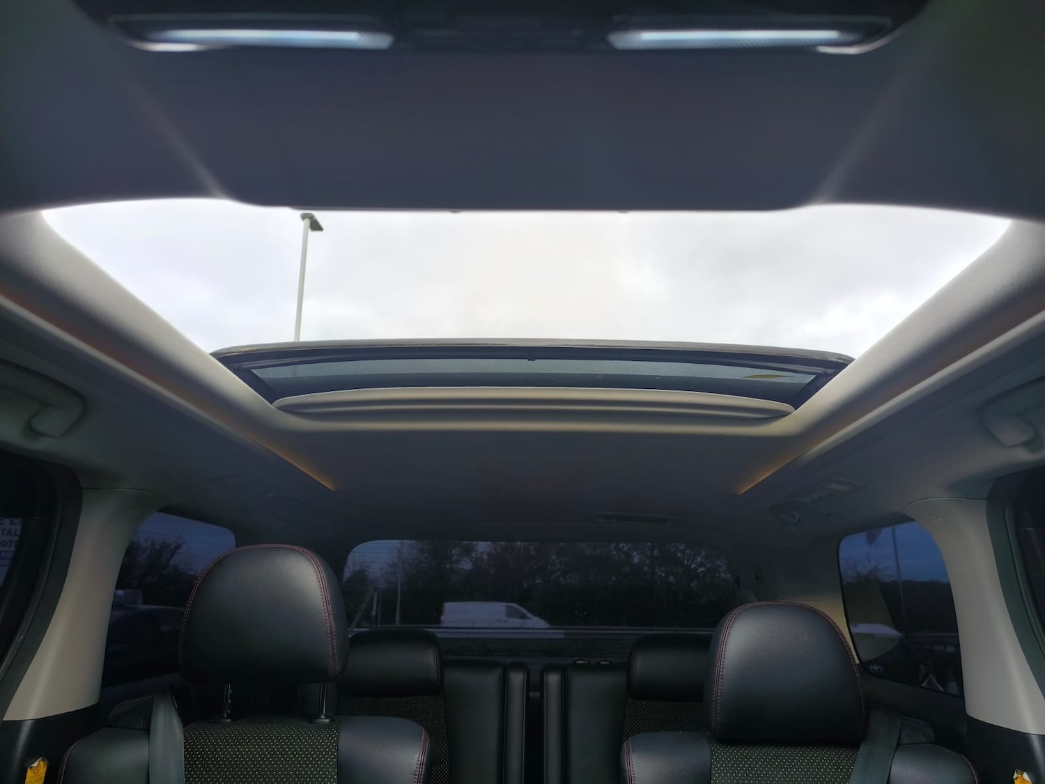 Used Toyota Vellfire 2014 for sale - 76543124: Photo 24