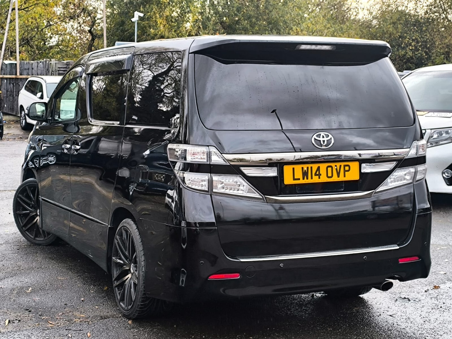 Used Toyota Vellfire 2014 for sale - 76543124: Photo 4