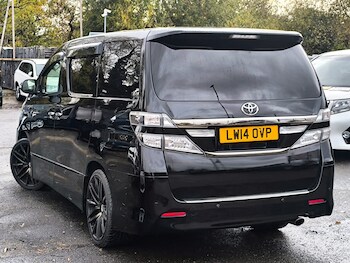 Used Toyota Vellfire 2014 for sale - 76543124: Photo