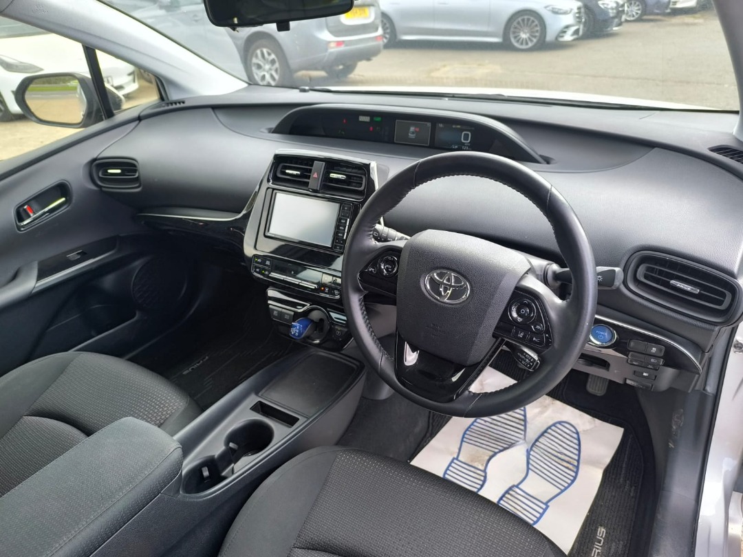 Used Toyota Prius 2020 for sale - 78163807: Photo 10