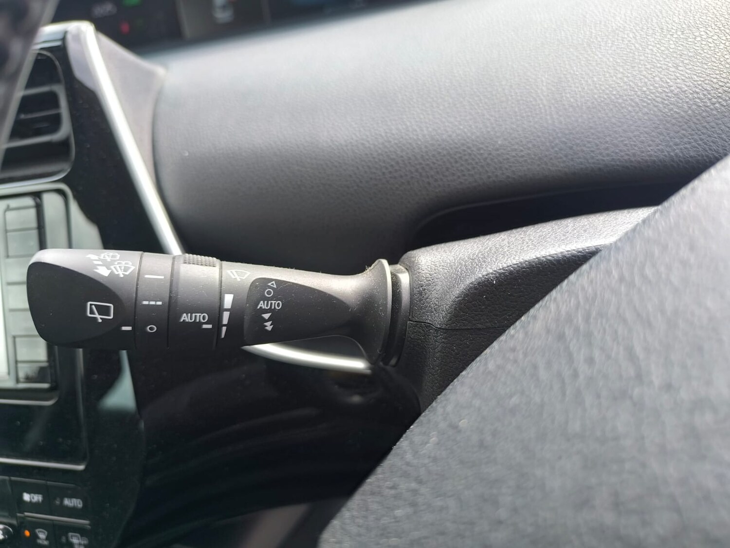 Used Toyota Prius 2020 for sale - 78163807: Photo 23