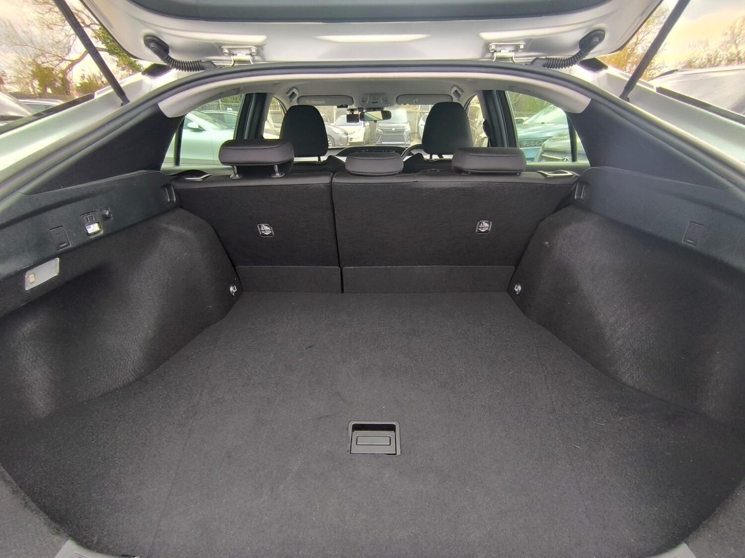 Used Toyota Prius 2020 for sale - 78163807: Photo 29