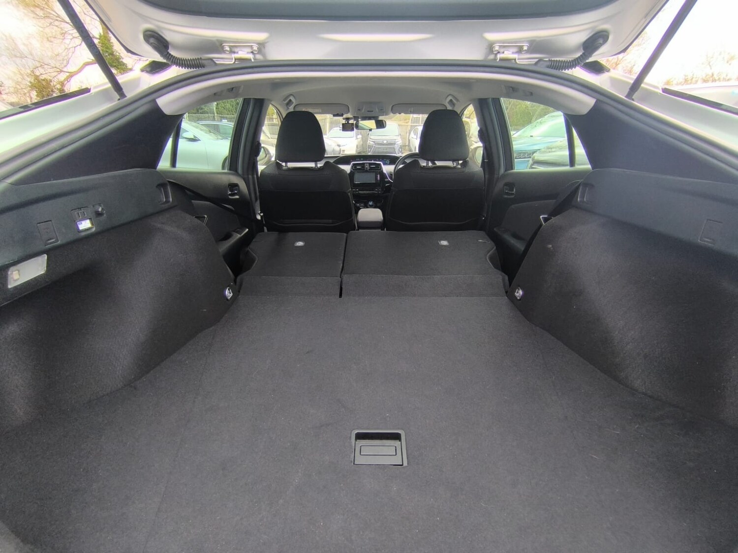 Used Toyota Prius 2020 for sale - 78163807: Photo 31