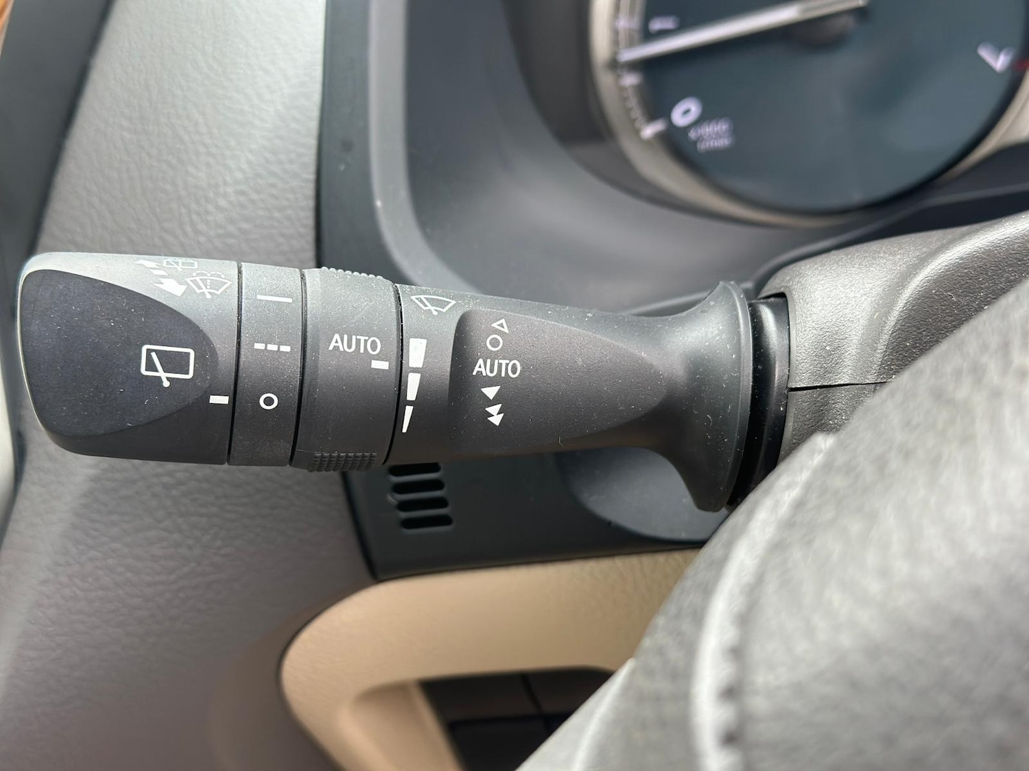 Used Toyota Land Cruiser 2023 for sale - 76287513: Photo 42