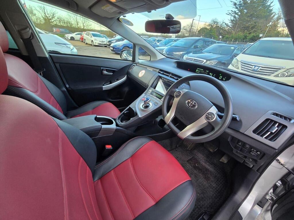 Used Toyota Prius 2015 for sale - 76748453: Photo 8