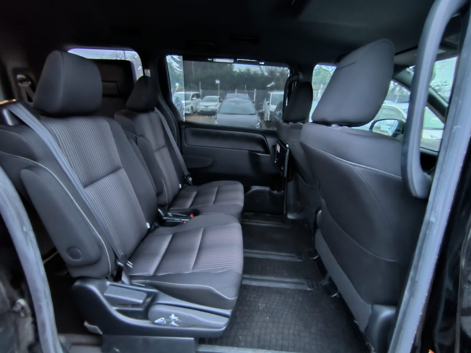 Used Toyota Voxy 2020 for sale - 77086631: Photo 10