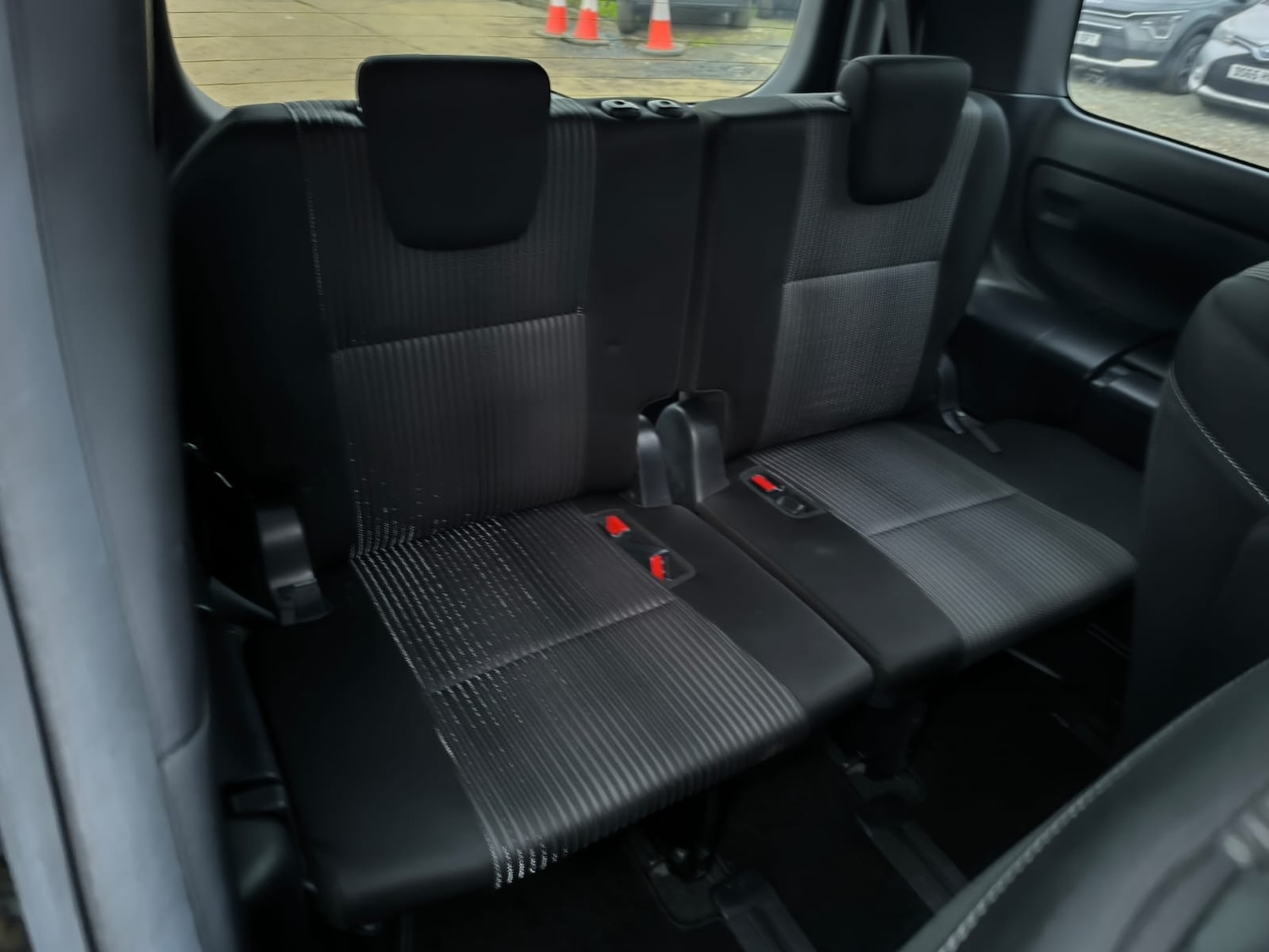 Used Toyota Voxy 2020 for sale - 77086631: Photo 13