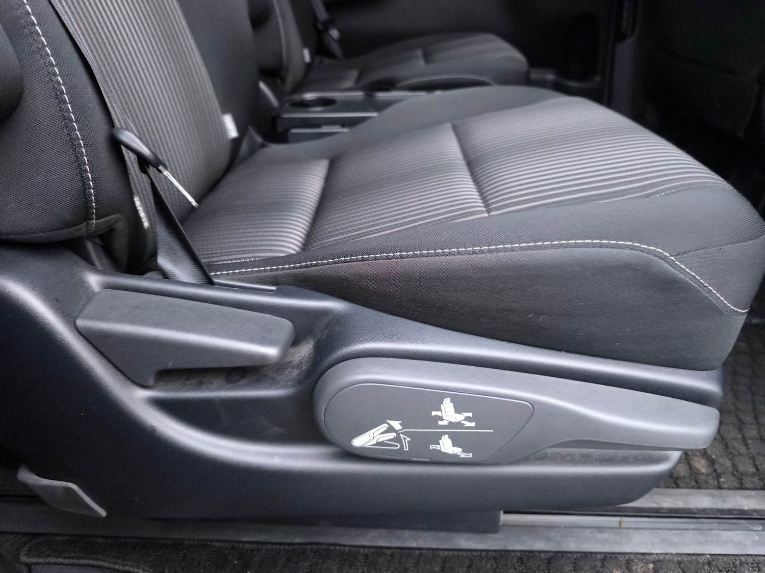 Used Toyota Voxy 2020 for sale - 77086631: Photo 31